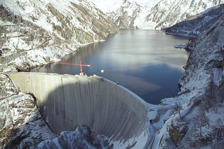 Does Switzerland need more dams and reservoirs?